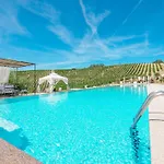 Enticing In With Swimming Pool Apartamento Ascoli Piceno