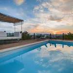 Enticing In With Swimming Pool Apartamento *
