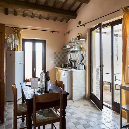 Enticing In With Swimming Pool Apartamento
