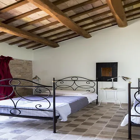 Apartamento Enticing In With Swimming Pool Ascoli Piceno