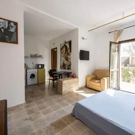 Enticing In With Swimming Pool Apartamento Ascoli Piceno