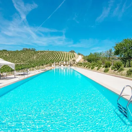 Enticing In With Swimming Pool Apartamento *