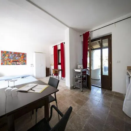 Apartamento Enticing In With Swimming Pool