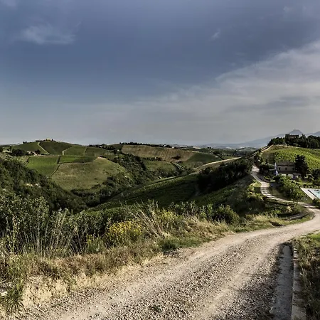 Apartamento Enticing In With Swimming Pool