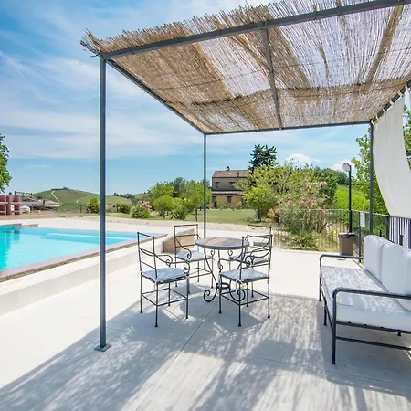 Enticing In With Swimming Pool أسكولي بيتشينو