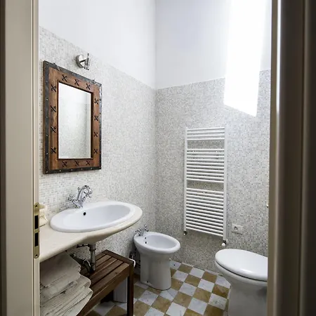 Enticing In With Swimming Pool Apartament